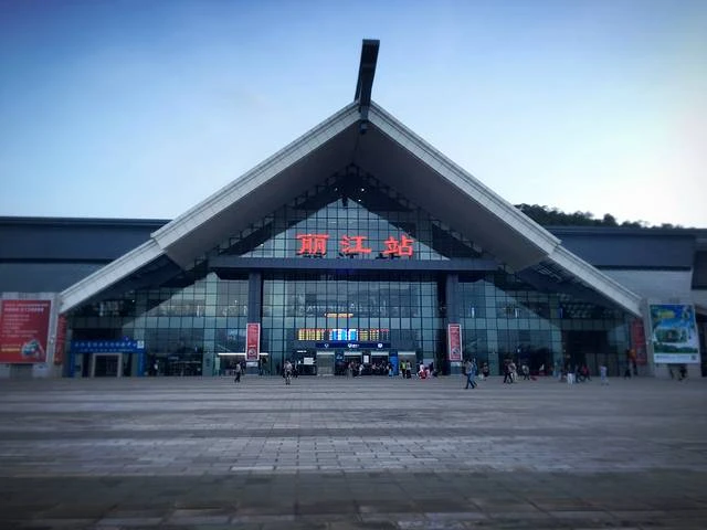 佛冈县到丽江物流专线-丽江到佛冈县货运-货物实时监控